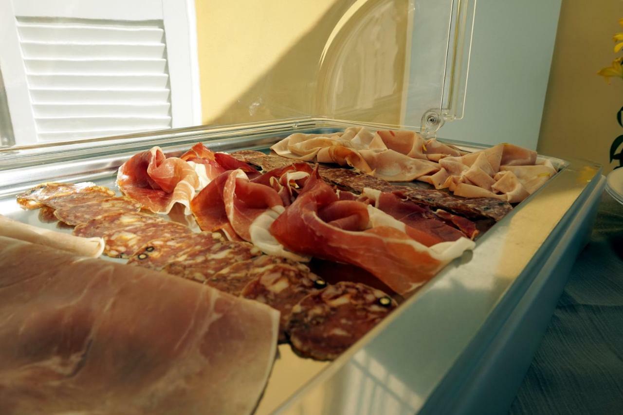 Bed and Breakfast Residenza Delle Grazie Cossignano Екстер'єр фото