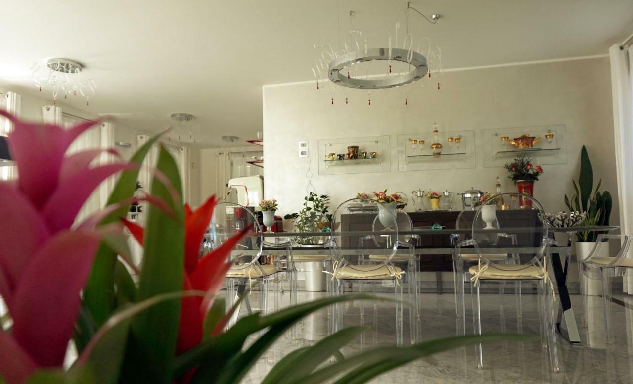 Bed and Breakfast Residenza Delle Grazie Cossignano Екстер'єр фото