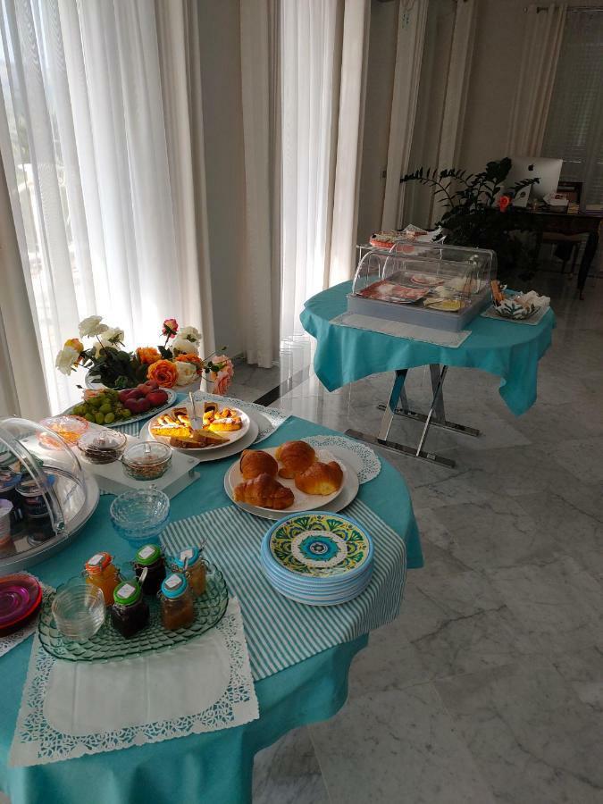 Bed and Breakfast Residenza Delle Grazie Cossignano Екстер'єр фото